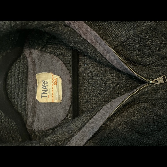 Very good condition dark grey Arizia TNA sweater - Picture 4 of 4